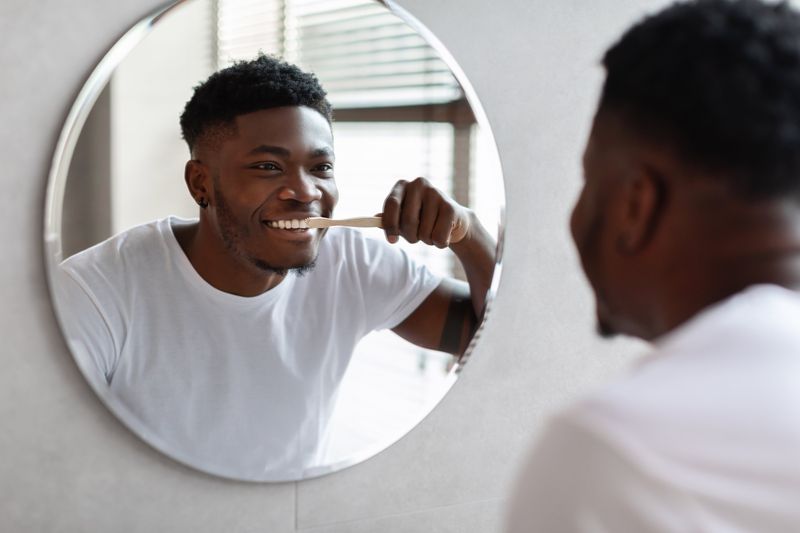 Teeth cleaning vs Teeth whitening: The differences